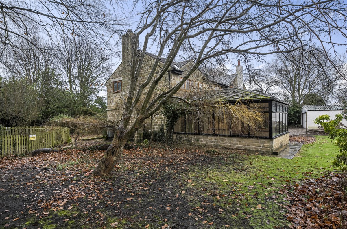 4 bedroom house, Pontefract Road, Crofton WF4 - Available