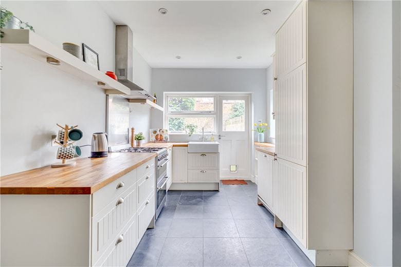 2 bedroom flat, Fulham Palace Road, London SW6 - Sold STC