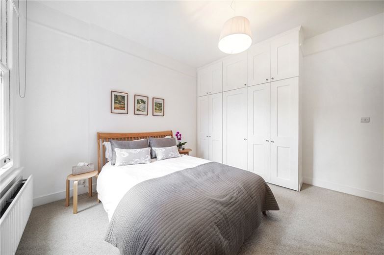 3 bedroom flat, Bishops Mansions, Fulham SW6 - Available