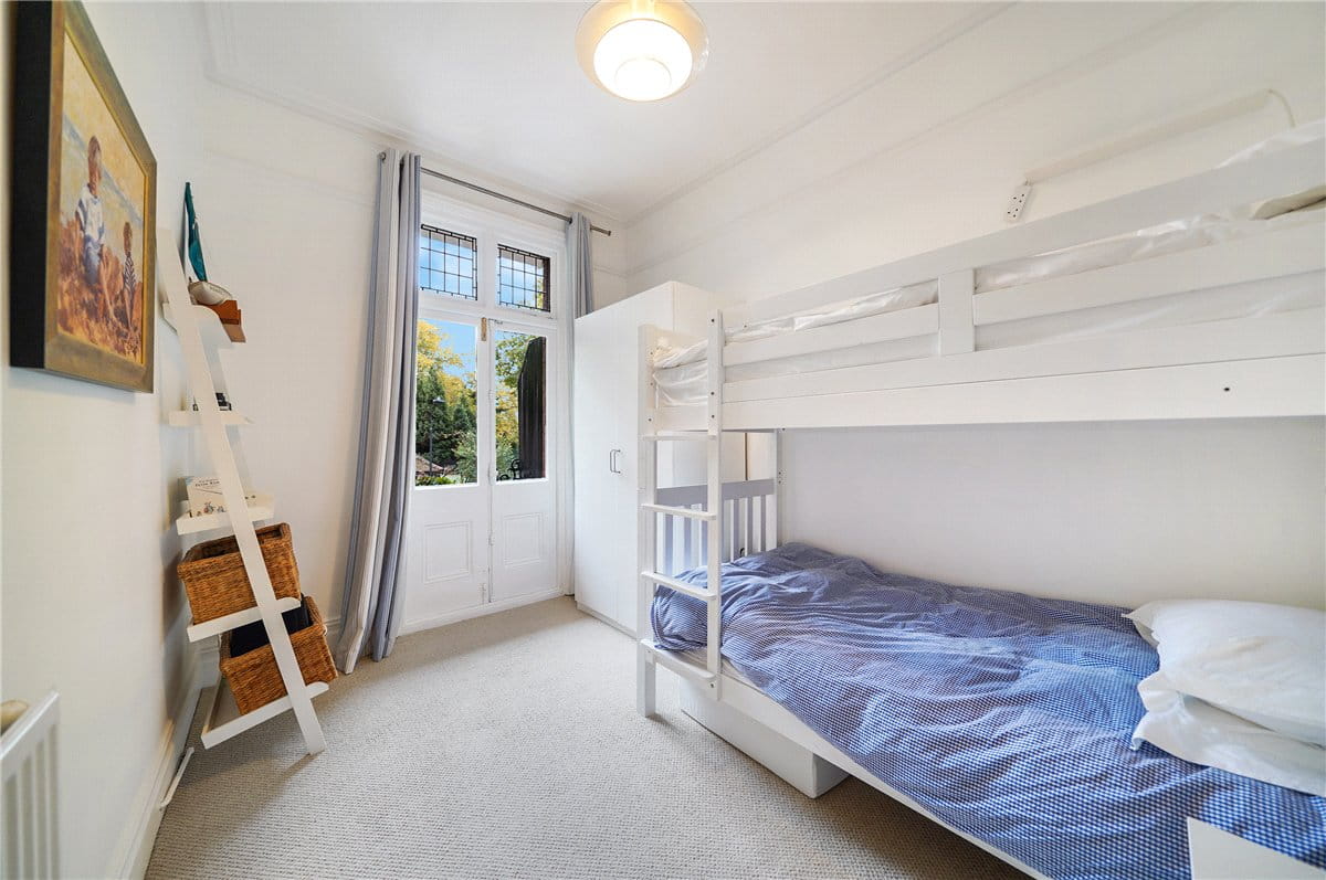 3 bedroom flat, Bishops Mansions, Fulham SW6 - Available