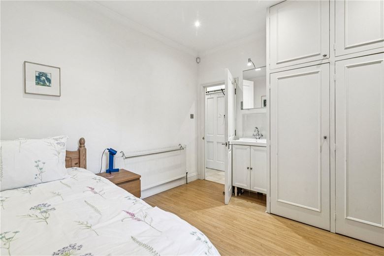2 bedroom flat, Wingrave Road, London W6 - Available