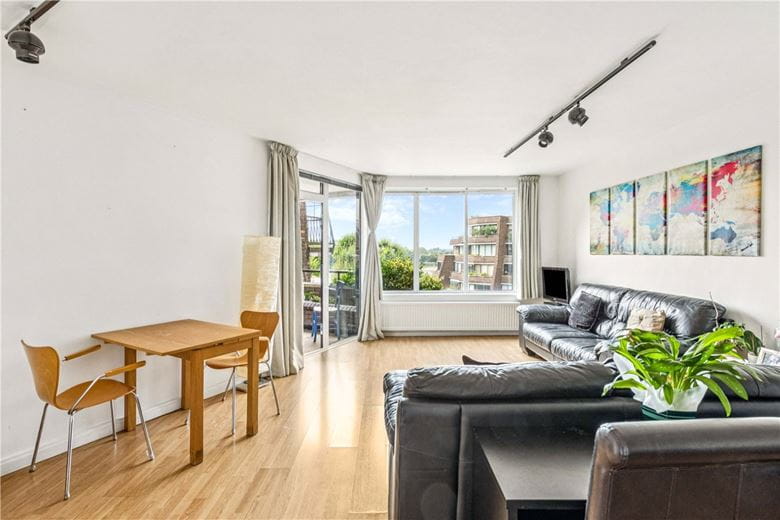 2 bedroom flat, Alder Lodge, 73 Stevenage Road SW6 - Available