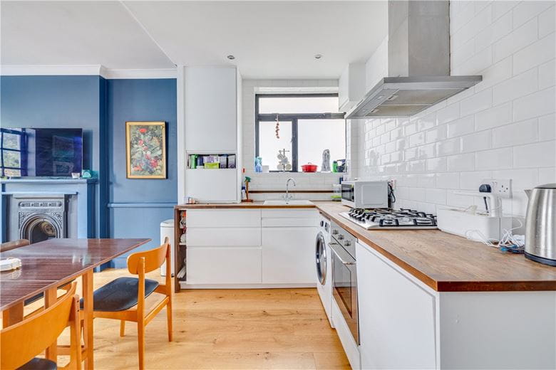 2 bedroom flat, Crabtree Lane, London SW6 - Available