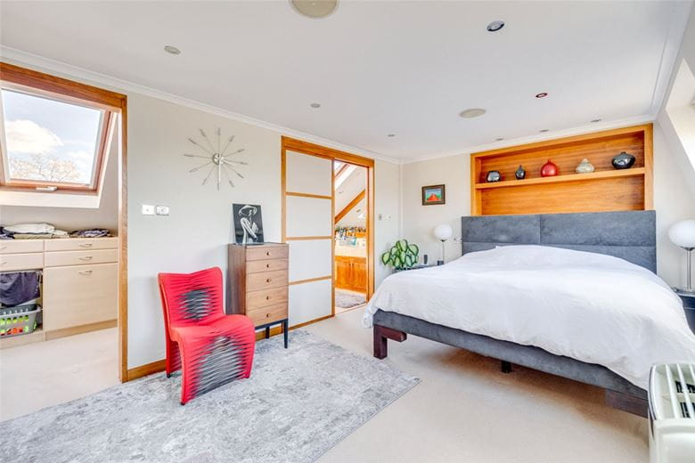 2 bedroom flat, Inglethorpe Street, London SW6 - Available