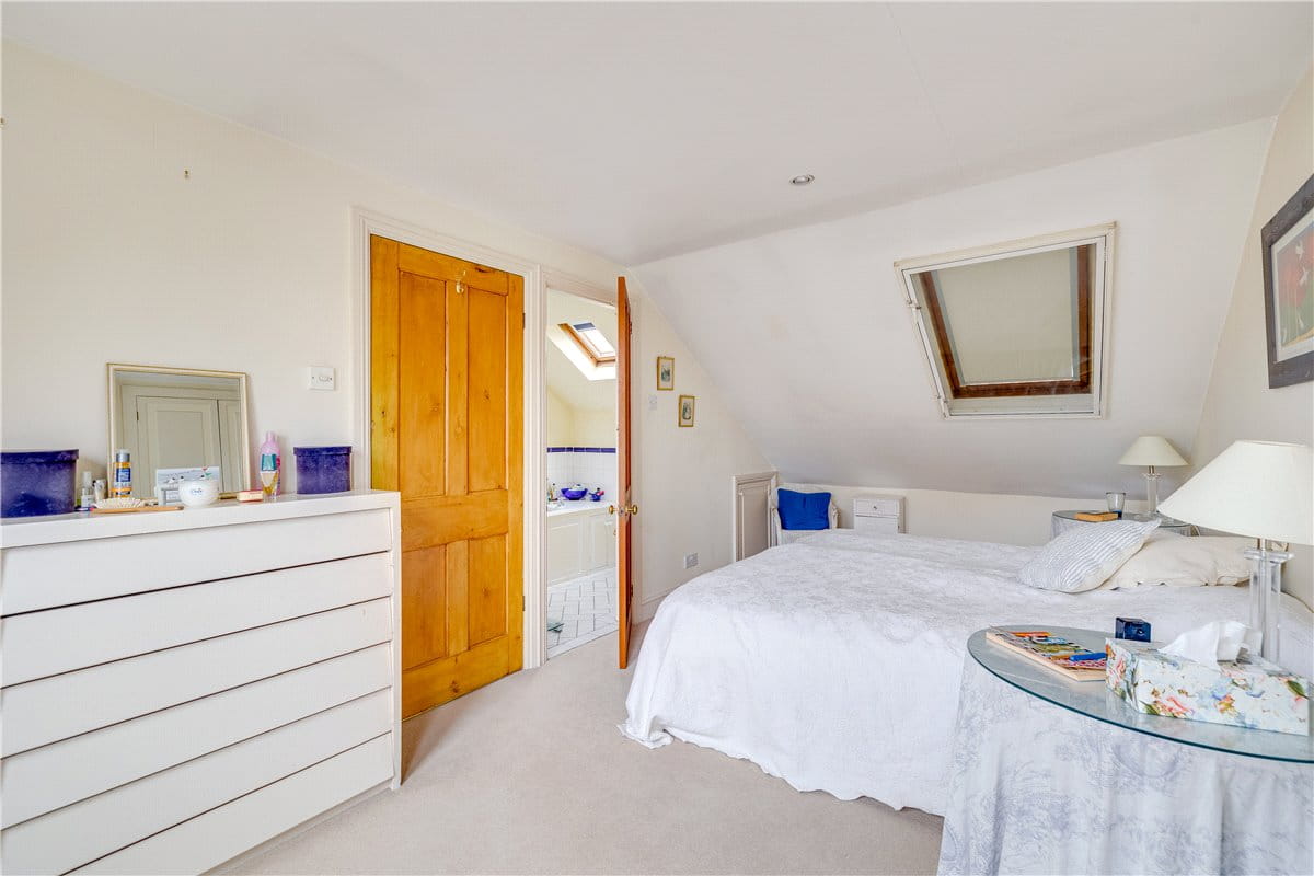 2 bedroom flat, Queensmill Road, London SW6 - Sold STC