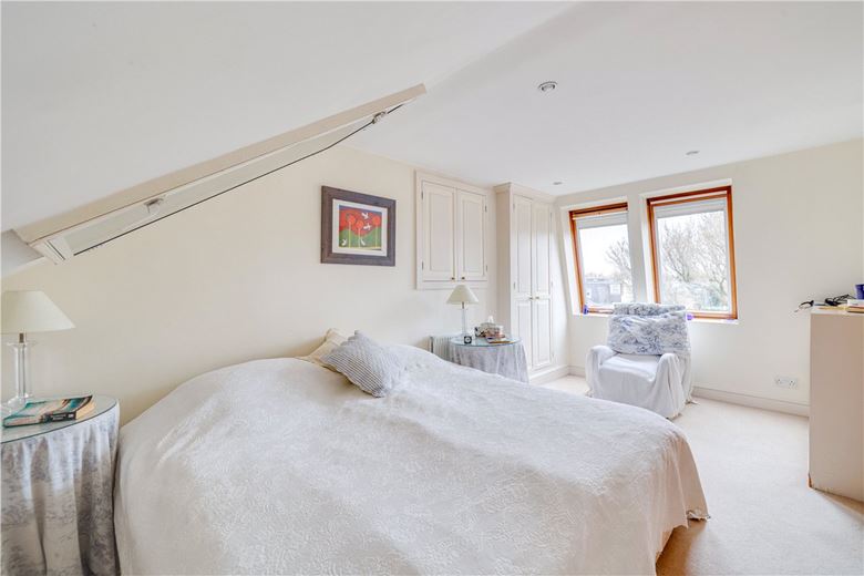 2 bedroom flat, Queensmill Road, London SW6 - Sold STC