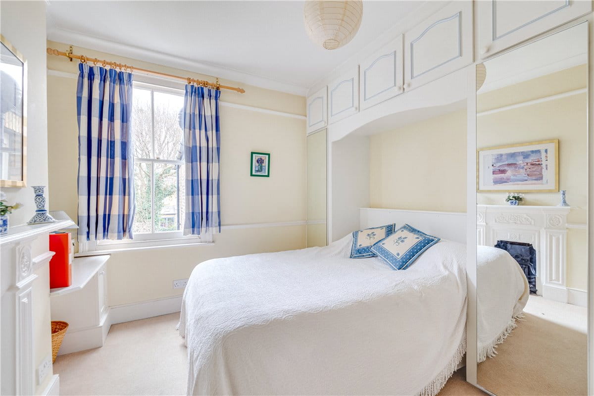 2 bedroom flat, Queensmill Road, London SW6 - Sold STC