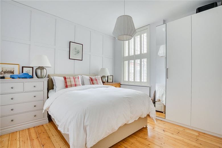 2 bedroom flat, Fulham Palace Road, London SW6 - Available