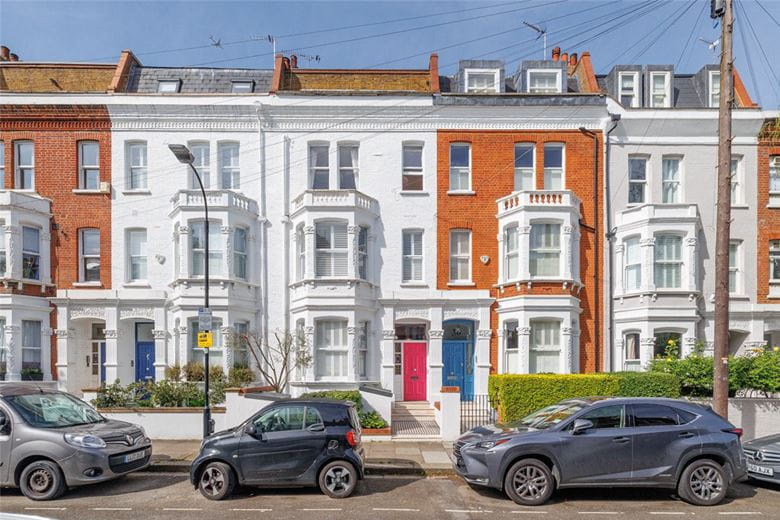 3 bedroom flat, Oxberry Avenue, London SW6 - Available