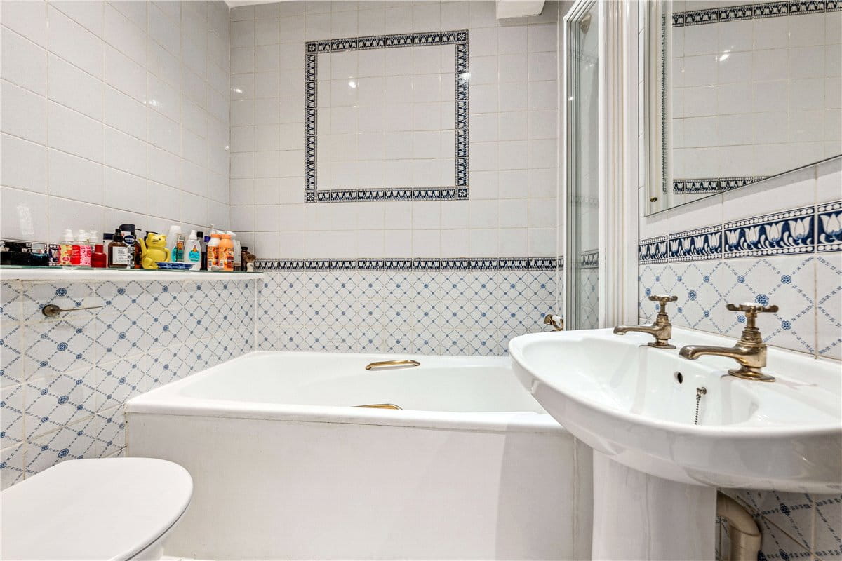 3 bedroom house, Burlington Road, London SW6 - Available