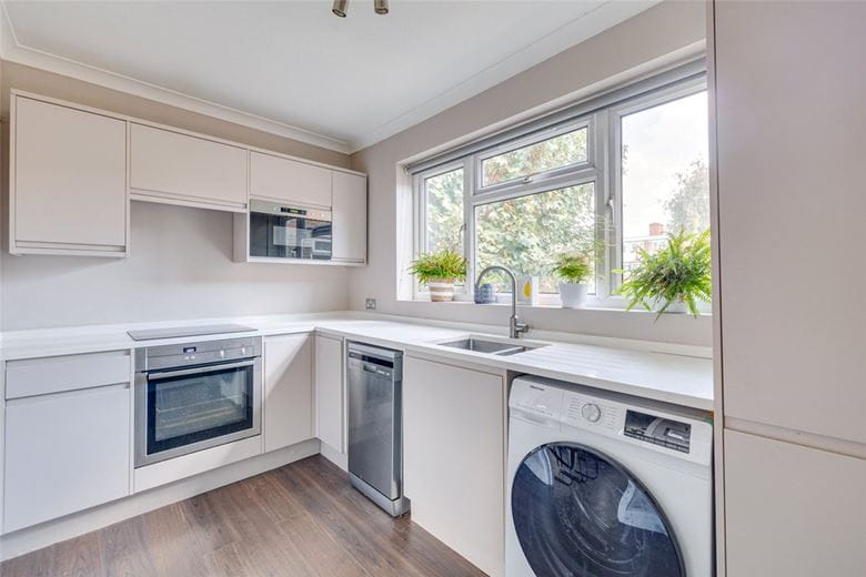 1 bedroom flat, Landridge Road, London SW6 - Available