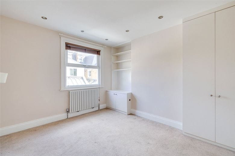 2 bedroom flat, Fulham Palace Road, London SW6 - Available