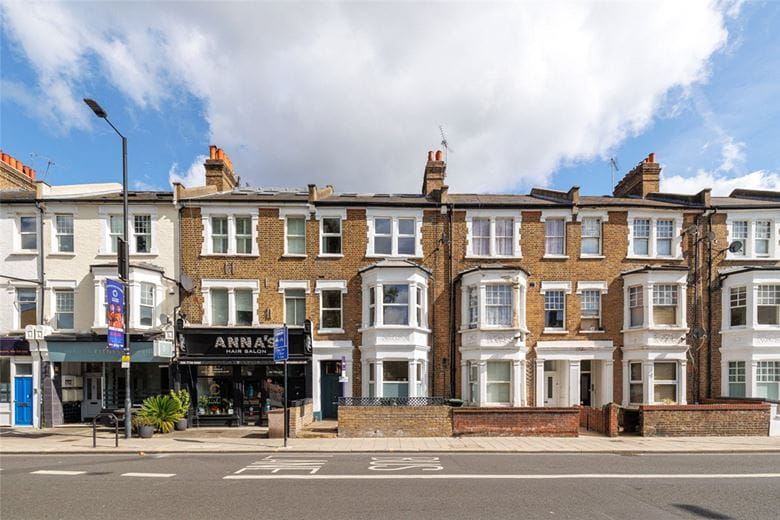 2 bedroom flat, Fulham Palace Road, London SW6 - Available