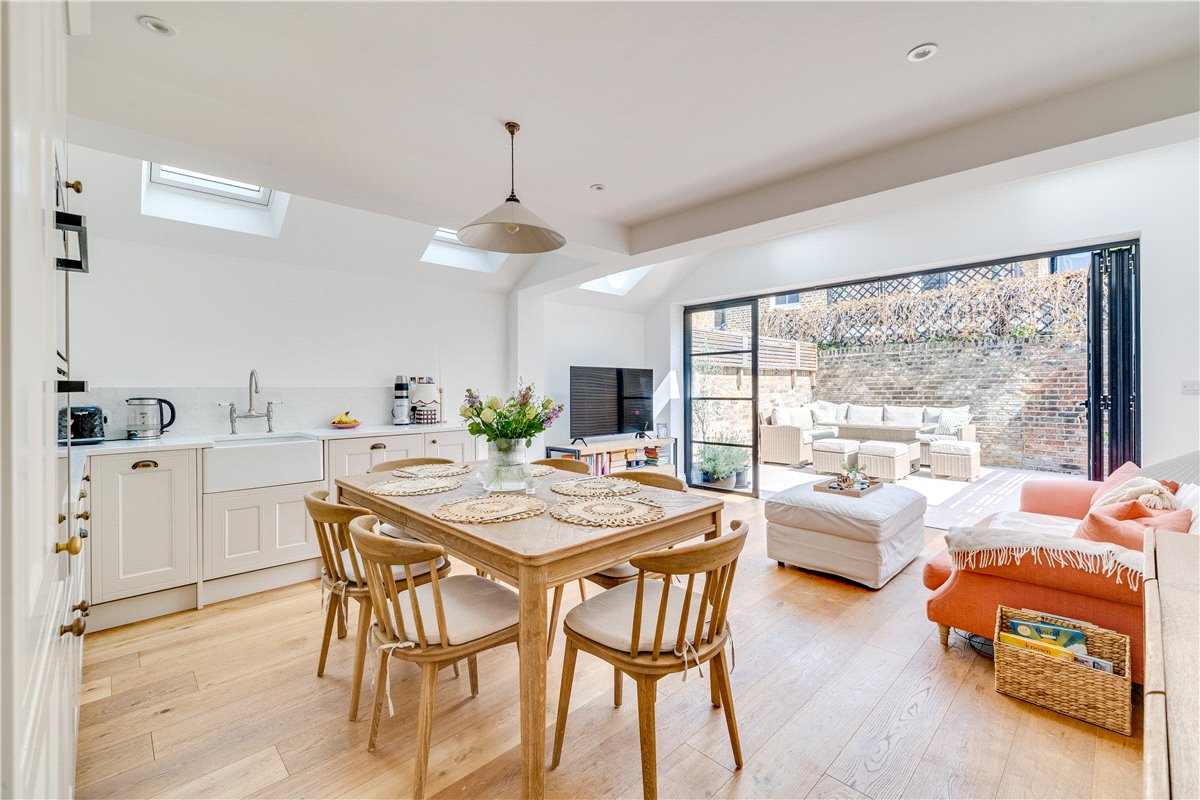 2 bedroom flat, Hartismere Road, Hammersmith And Fulham SW6 - Sold