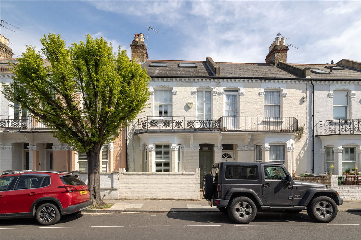 2 bedroom flat, Hartismere Road, Hammersmith And Fulham SW6 - Sold
