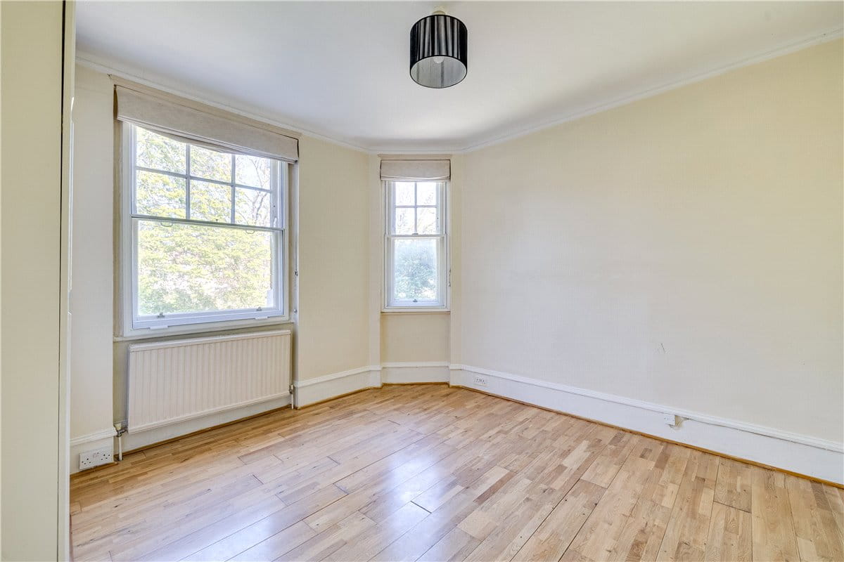 2 bedroom flat, Colehill Gardens, Fulham Palace Road SW6 - Available