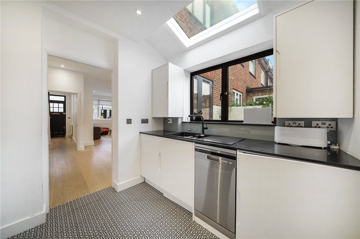 3 bedroom house, Colehill Lane, London SW6 - Available