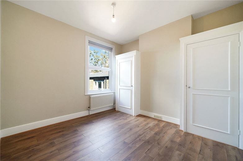 2 bedroom flat, Racton Road, London SW6 - Available