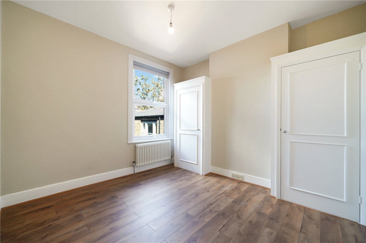 2 bedroom flat, Racton Road, London SW6 - Available