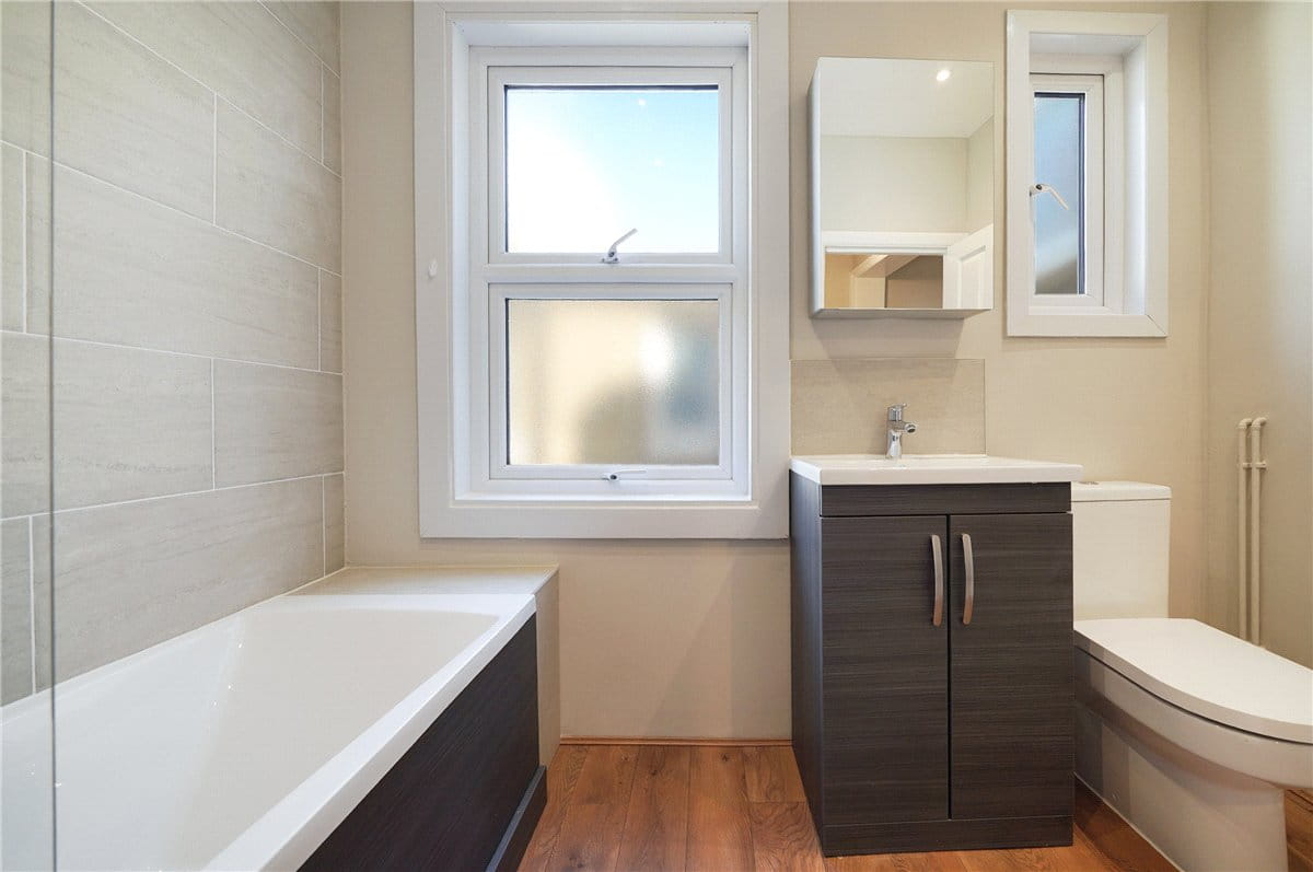 2 bedroom flat, Racton Road, London SW6 - Available