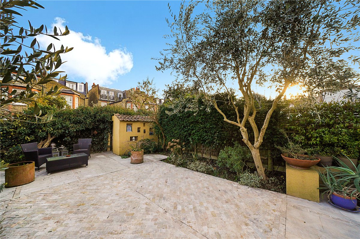 6 bedroom house, Doneraile Street, London SW6 - Available