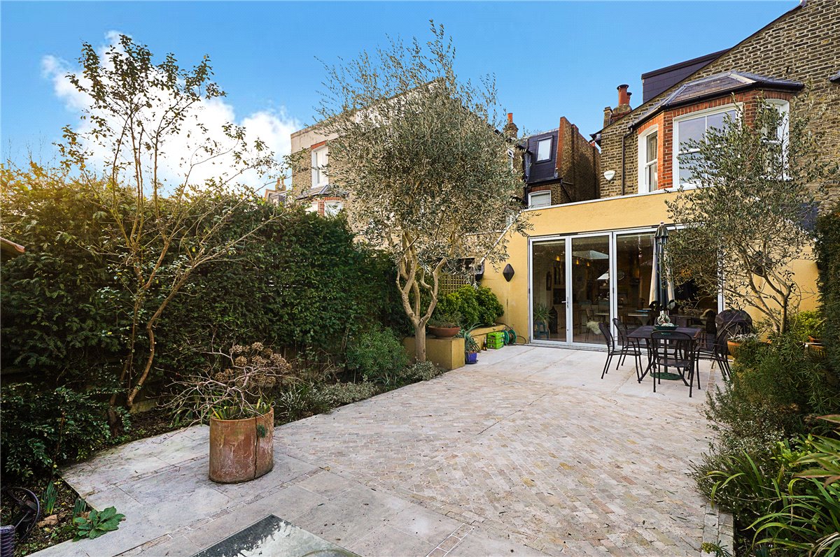 6 bedroom house, Doneraile Street, London SW6 - Available