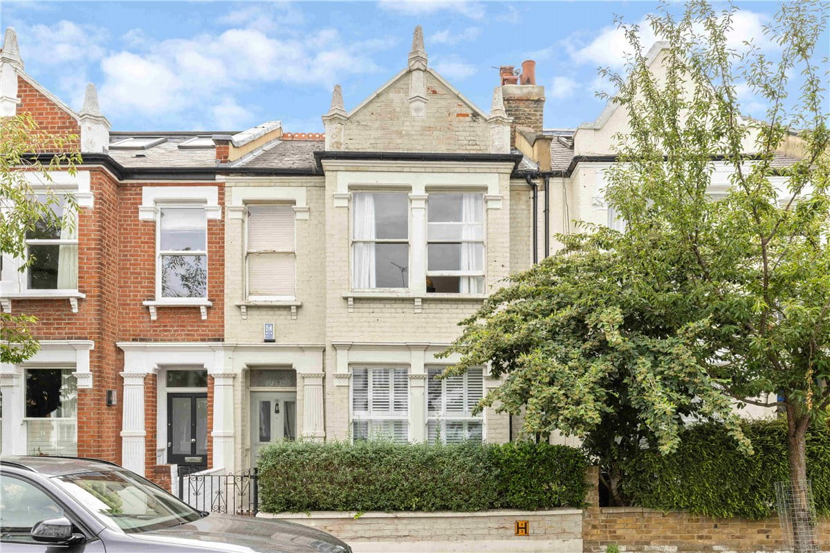 2 bedroom flat, Gowan Avenue, London SW6 - Available