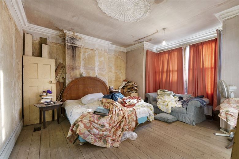 3 bedroom house, Ellerby Street, London SW6 - Available