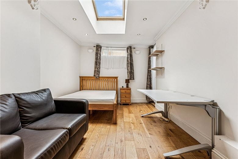 9 bedroom house, Fulham Palace Road, London SW6 - Available