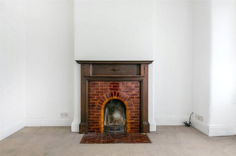 2 bedroom maisonette, Edenvale Street, London SW6 - Available