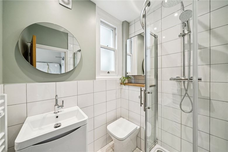 2 bedroom flat, North End Road, London SW6 - Available