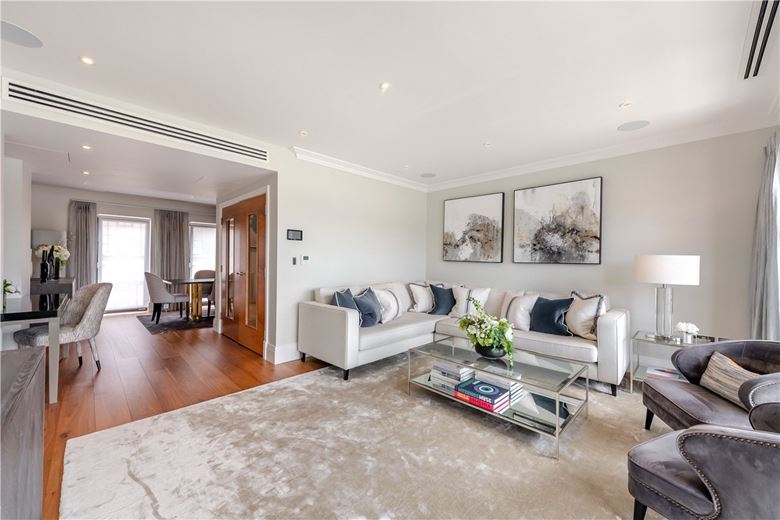 3 bedroom house, Rainville Road, London W6 - Available