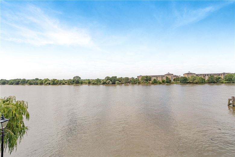 3 bedroom house, Rainville Road, London W6 - Available