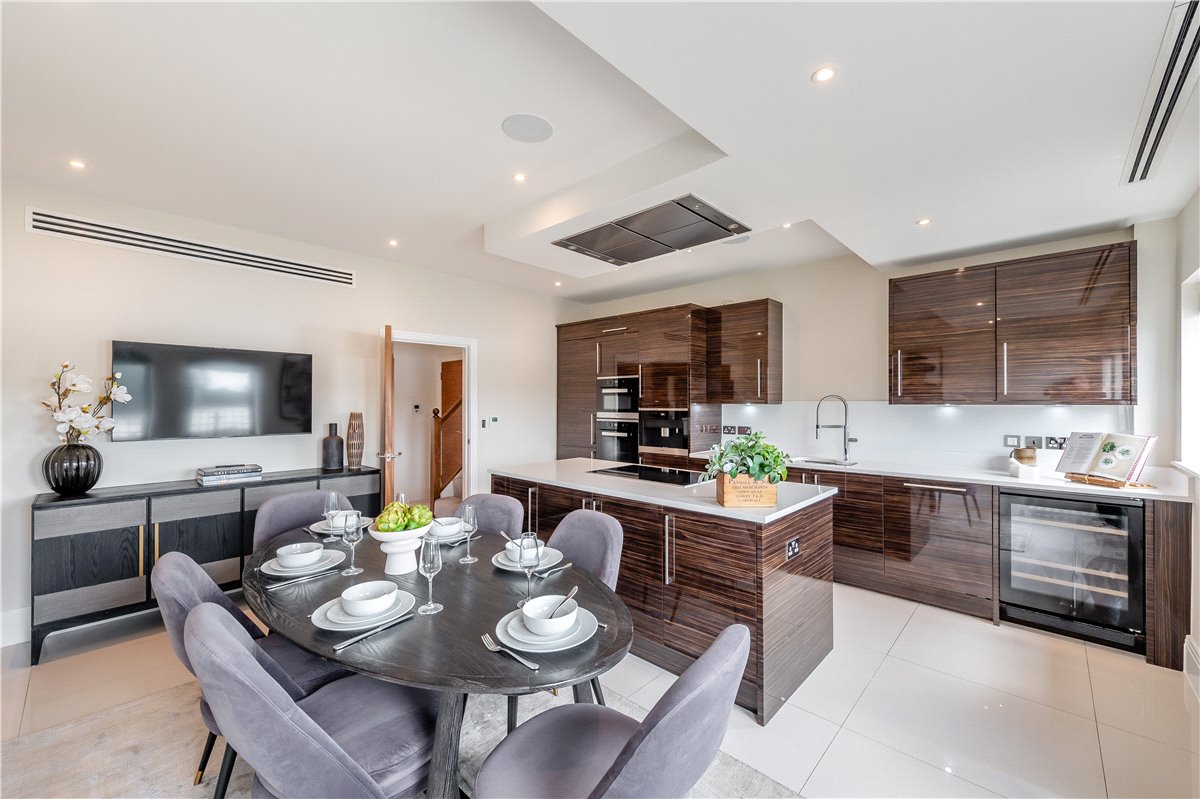 3 bedroom house, Rainville Road, London W6 - Available