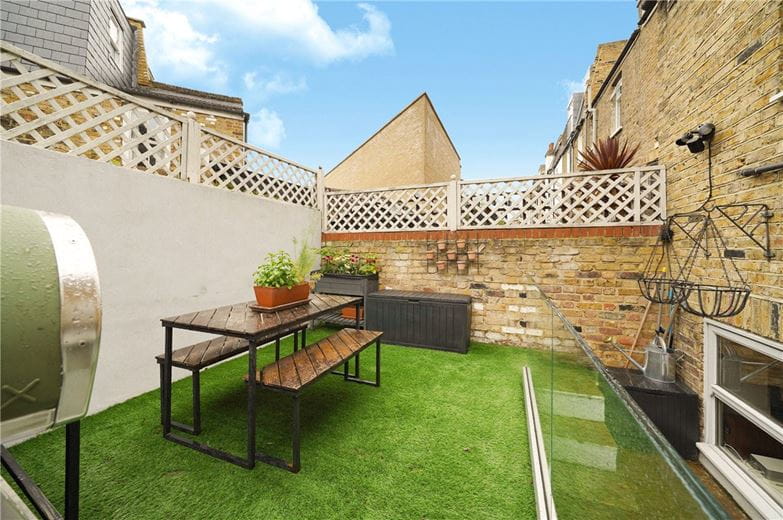 2 bedroom flat, Parkville Road, London SW6 - Available