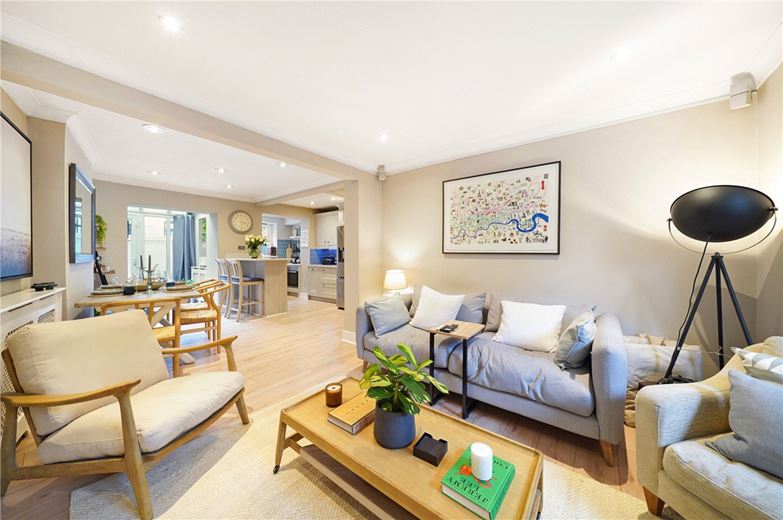 2 bedroom maisonette, Parkville Road, London SW6 - Available