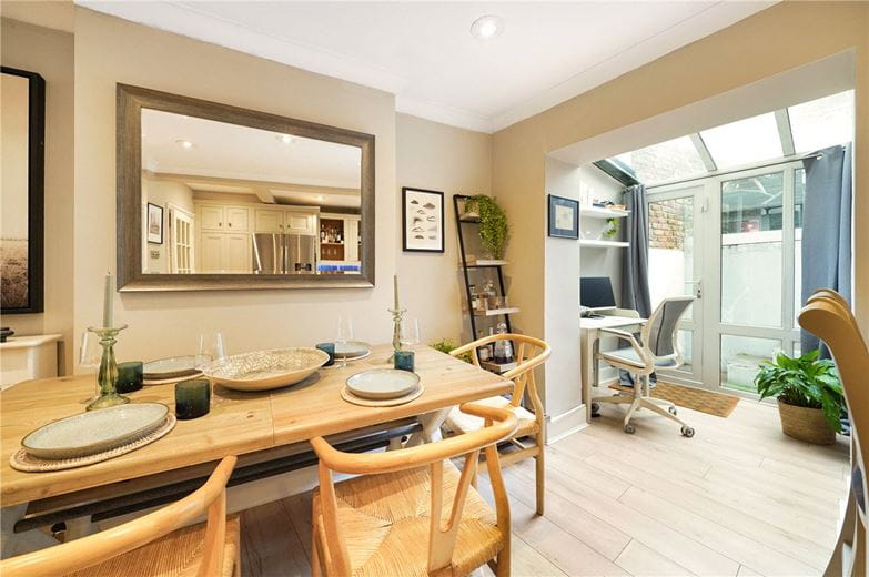 2 bedroom flat, Parkville Road, London SW6 - Available