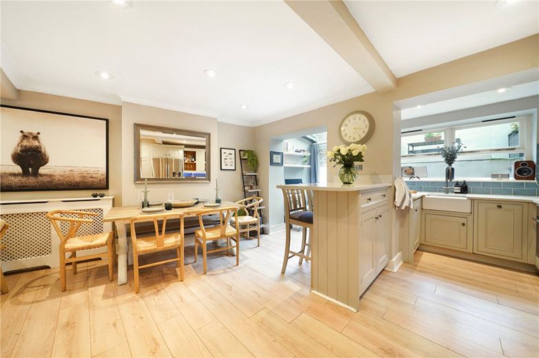 2 bedroom maisonette, Parkville Road, London SW6 - Available