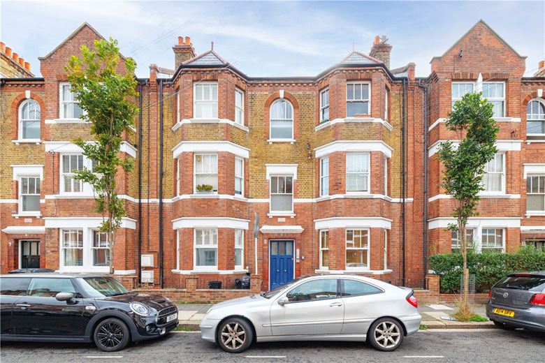 2 bedroom flat, Vera Road, London SW6 - Available