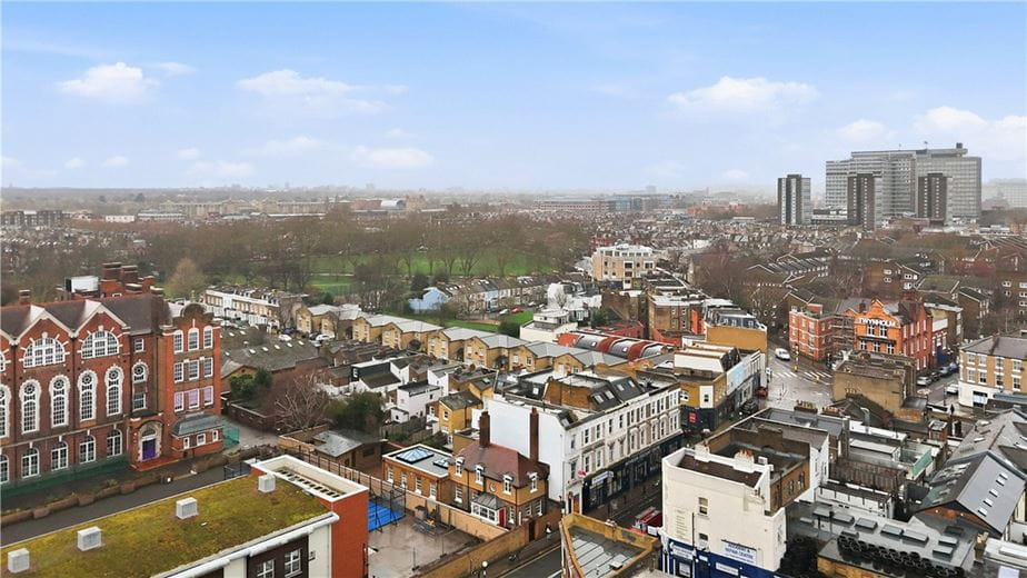 2 bedroom flat, Munster Road, London SW6 - Available