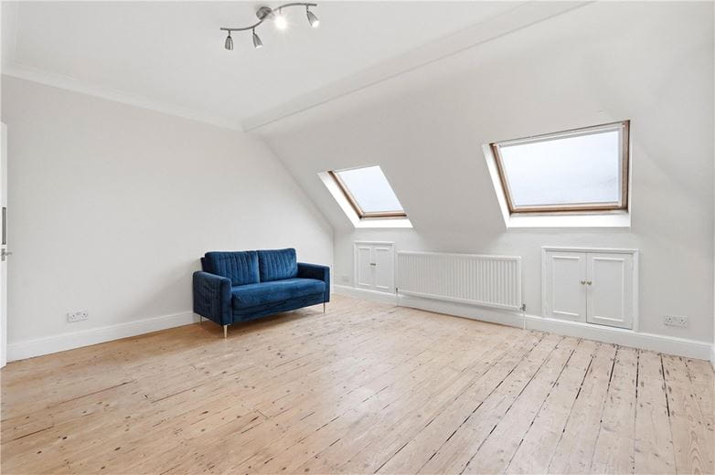2 bedroom flat, Munster Road, London SW6 - Available