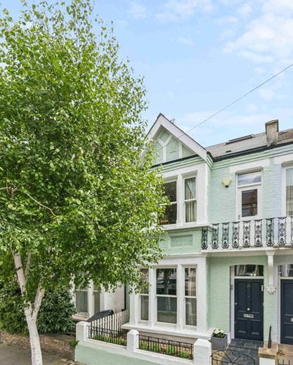 4 bedroom house, Tournay Road, London SW6 - Available