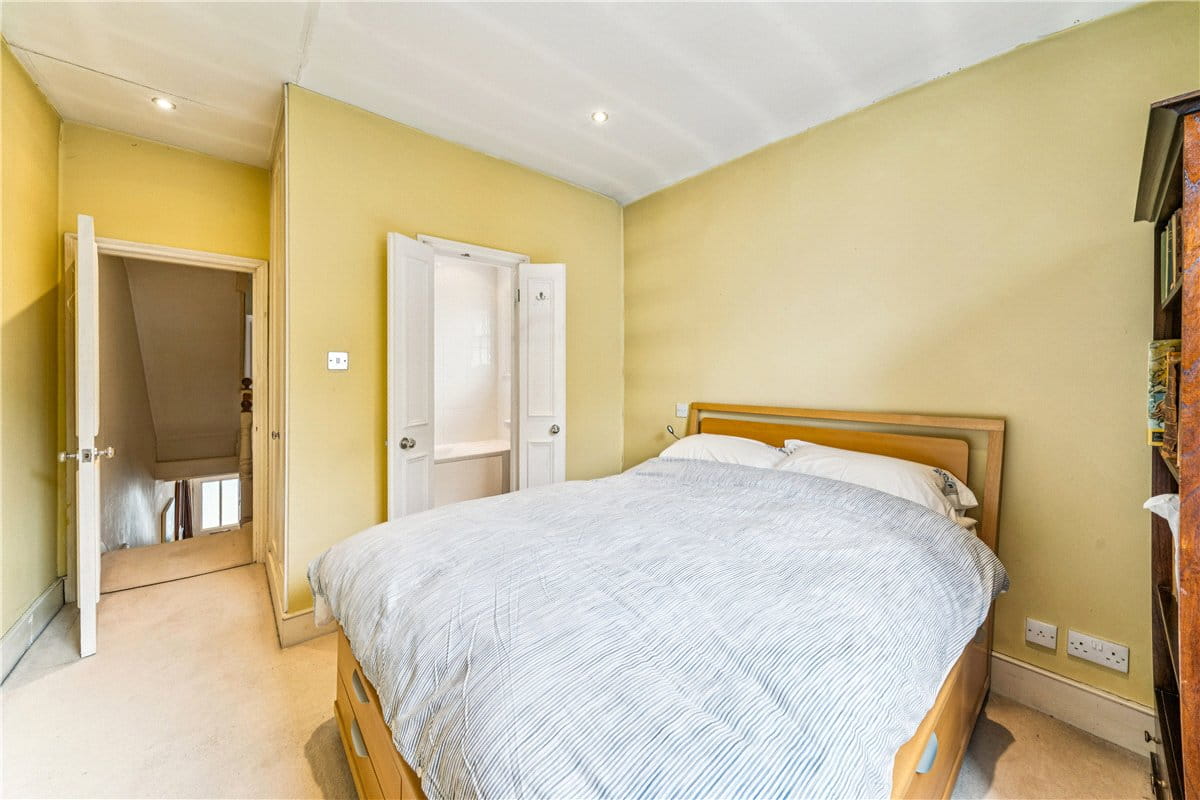 4 bedroom house, Edgarley Terrace, London SW6 - Available