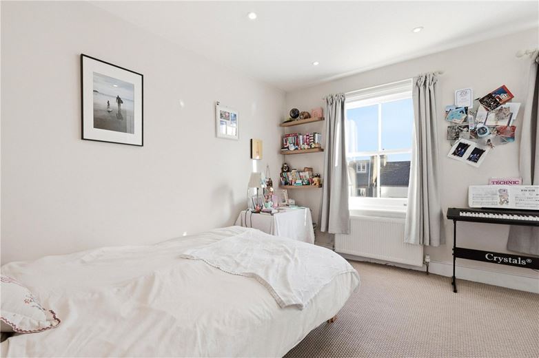 6 bedroom house, Delaford Street, London SW6 - Available