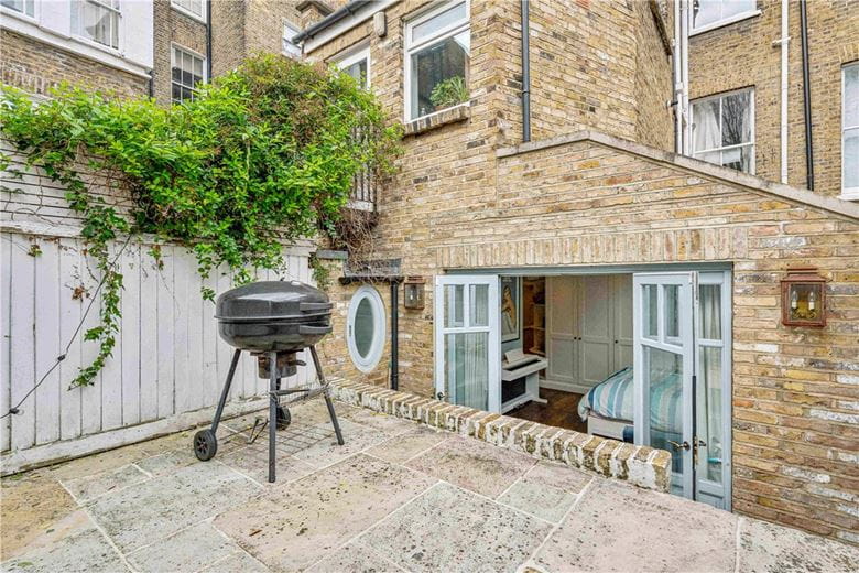 2 bedroom flat, Hildyard Road, London SW6 - Available