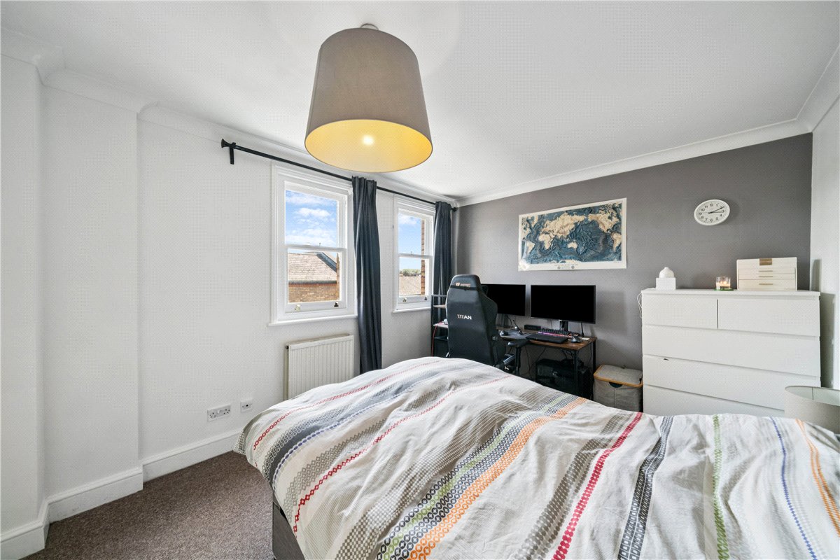 1 bedroom flat, Marryat Square, Wyfold Road SW6 - Available