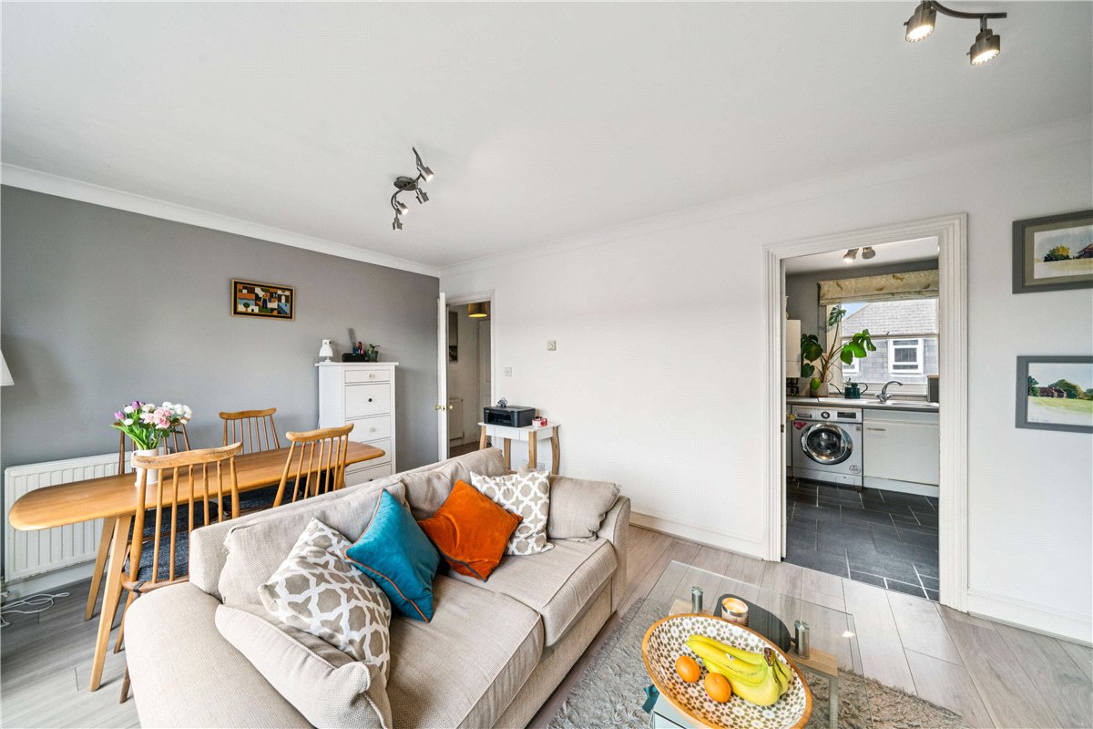 1 bedroom flat, Marryat Square, Wyfold Road SW6 - Available