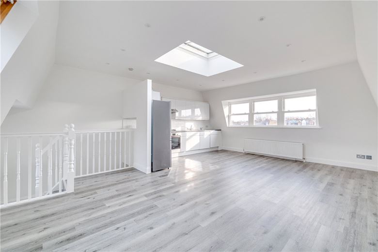 2 bedroom flat, New Kings Road, London SW6 - Sold STC