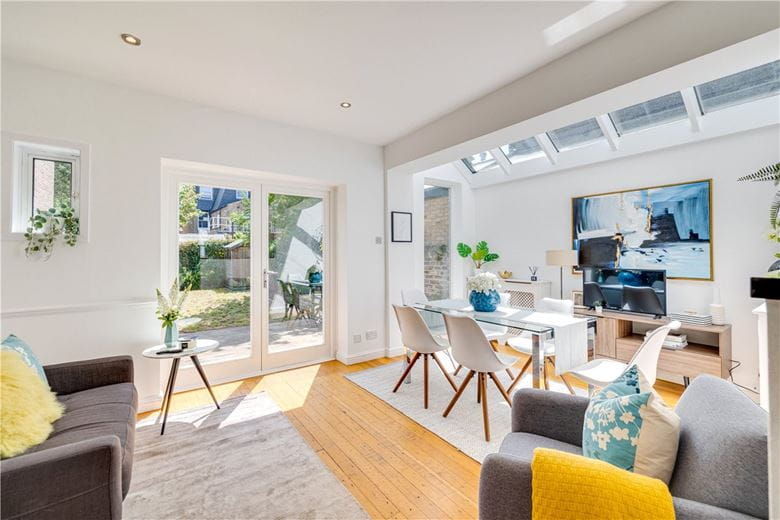 4 bedroom house, Kenyon Street, London SW6 - Available