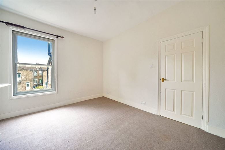 2 bedroom flat, Edenvale Street, London SW6 - Available